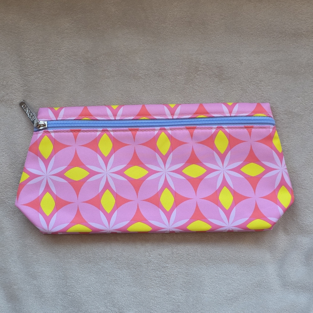 CLINIQUE Pink Flower Patterned Cosmetics Bag